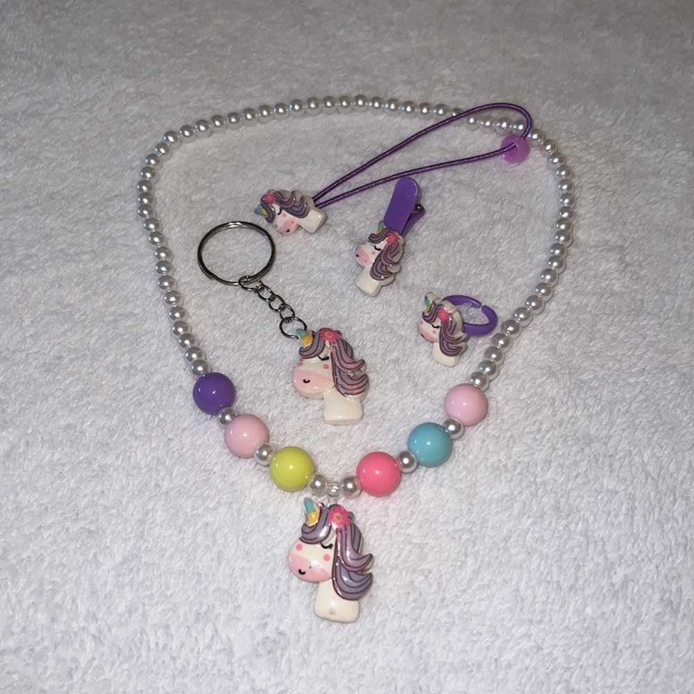 ✅ Unicorn Necklace Set
